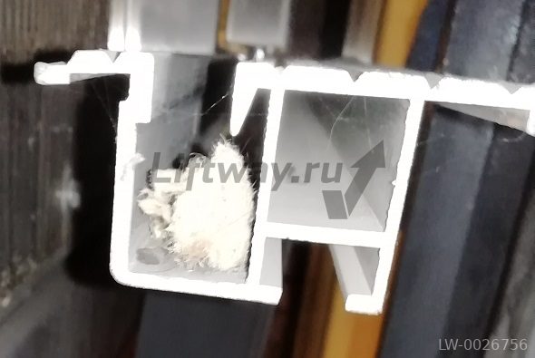 Порог алюмин. W=74мм L=1400мм централ. открывание