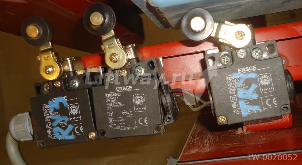 Выключатель концевой E200-00-EI 1NO+1NC с рычагом