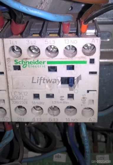 КОНТАКТОР K 3P,12 A,НО,220V 50/60 ГЦ,ЗАЖИМ ПОД ВИНТ