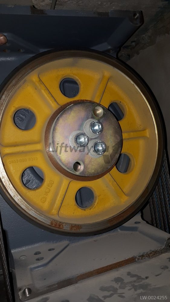КВШ D=320мм, 8 лунок U95°HN / P12,6, канат 8мм лебедки DAF210L ThyssenKrupp