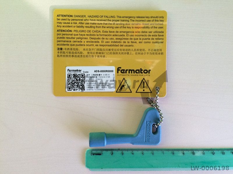 Ключ портальный треугольный открывания замка дверей шахты Fermator
