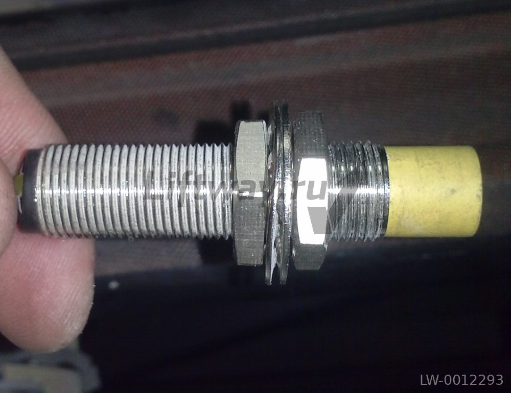 Датчик индуктивный 10...30 В DC 4-проводн., переключающий контакт, NPN, M12x1 с кабелем 7 м