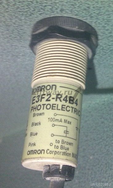 Фотоэлемент цилиндрический M18, отражение от рефлектора, Sn=4м, PNP, кабель 2м