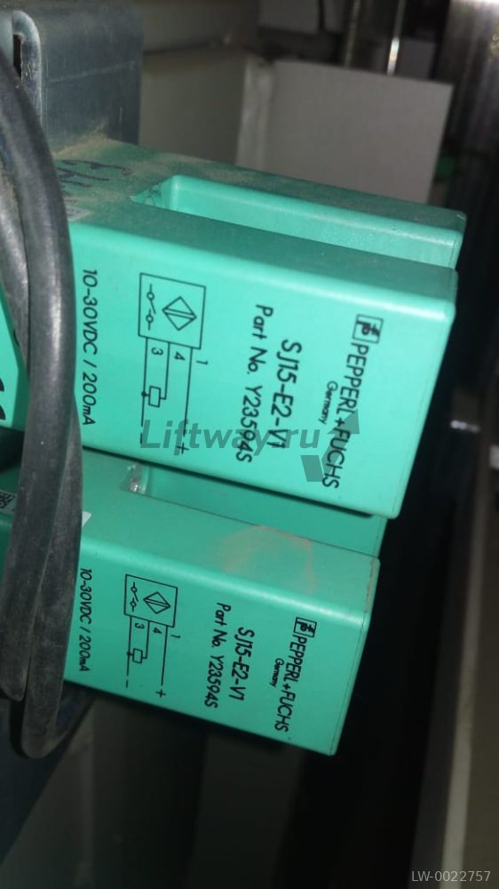 Индуктивный датчик SJ 15-E2-V1-Y23594 S-Ini 10-30VDC